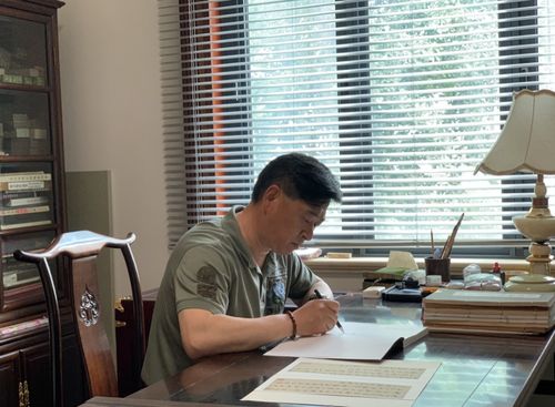这个海门人，收藏了不少宝贝 投资兴办实业
